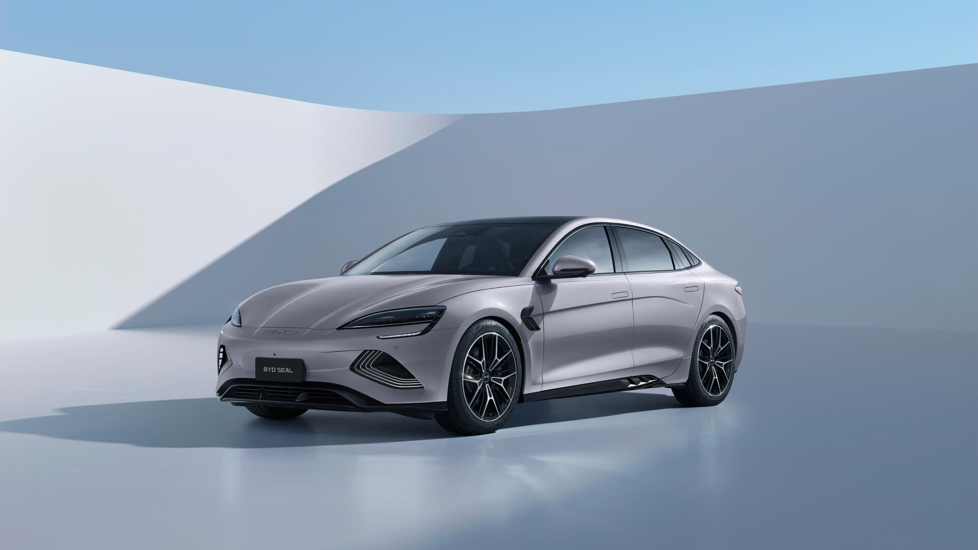 Side angle view of BYD Seal