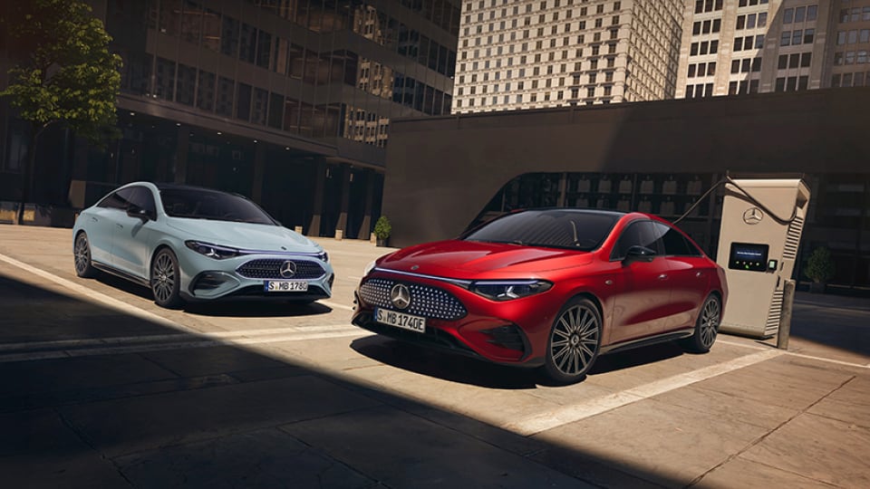 Front anlged view of multiple Mercedes-Benz vehicles