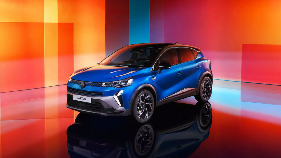 Front angled view of Renault Captur