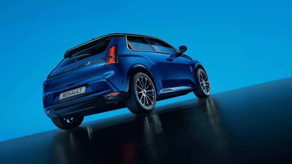 Side view of Renault R4